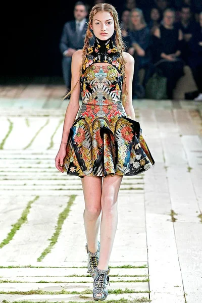 Look 5